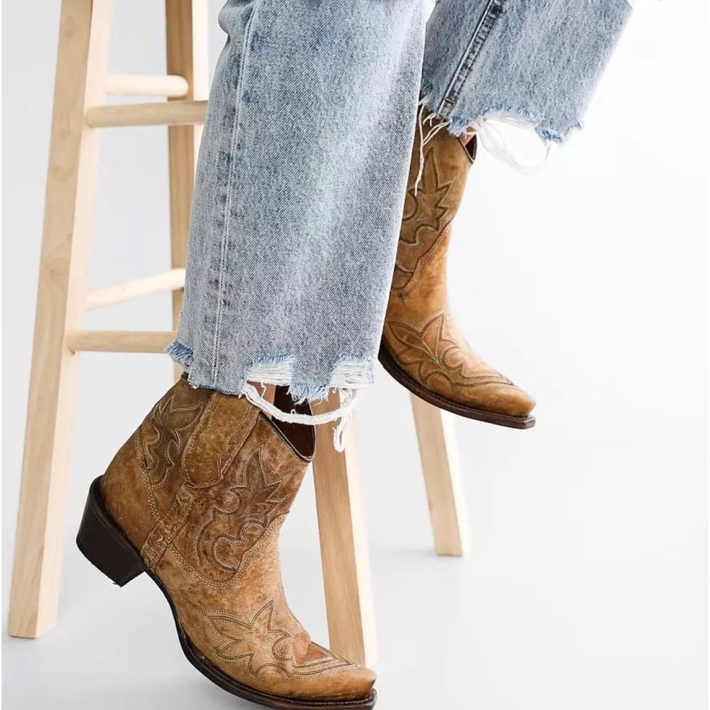 New Circle G  Brown Western Cowboy Boots